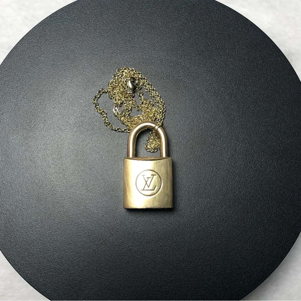 Louis Vuitton Vintage Lock #221 No Key w/approx.20”Gold Plated Non-Branded Chain